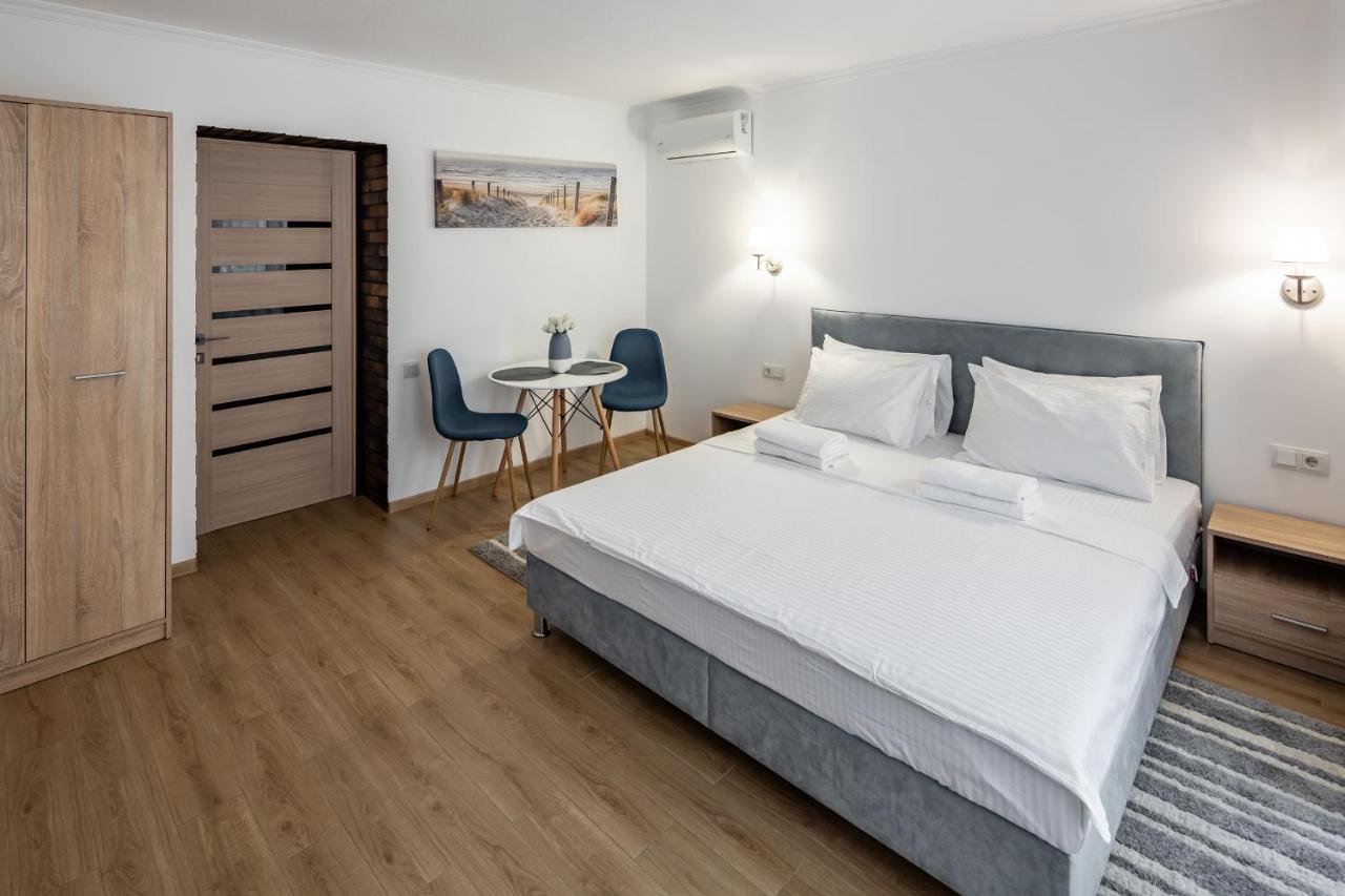 Alfa Apartments Staroevrejska 18 Λβιβ Εξωτερικό φωτογραφία
